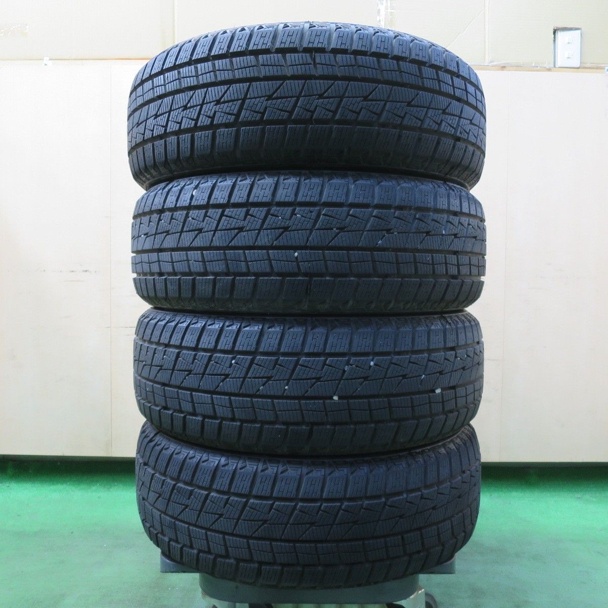 バリ溝 23年 ほぼ10分 スタッドレス 195|55R16 ジーテックス WH2000 タイヤ 16インチ プリウス キューブ ヴィッツ ノート等 5040308イスタ