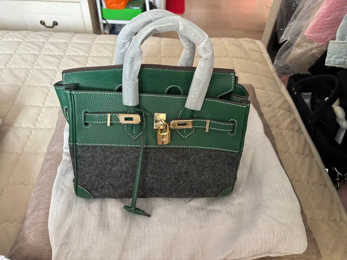 オールライツ バイ ユン キャル バック