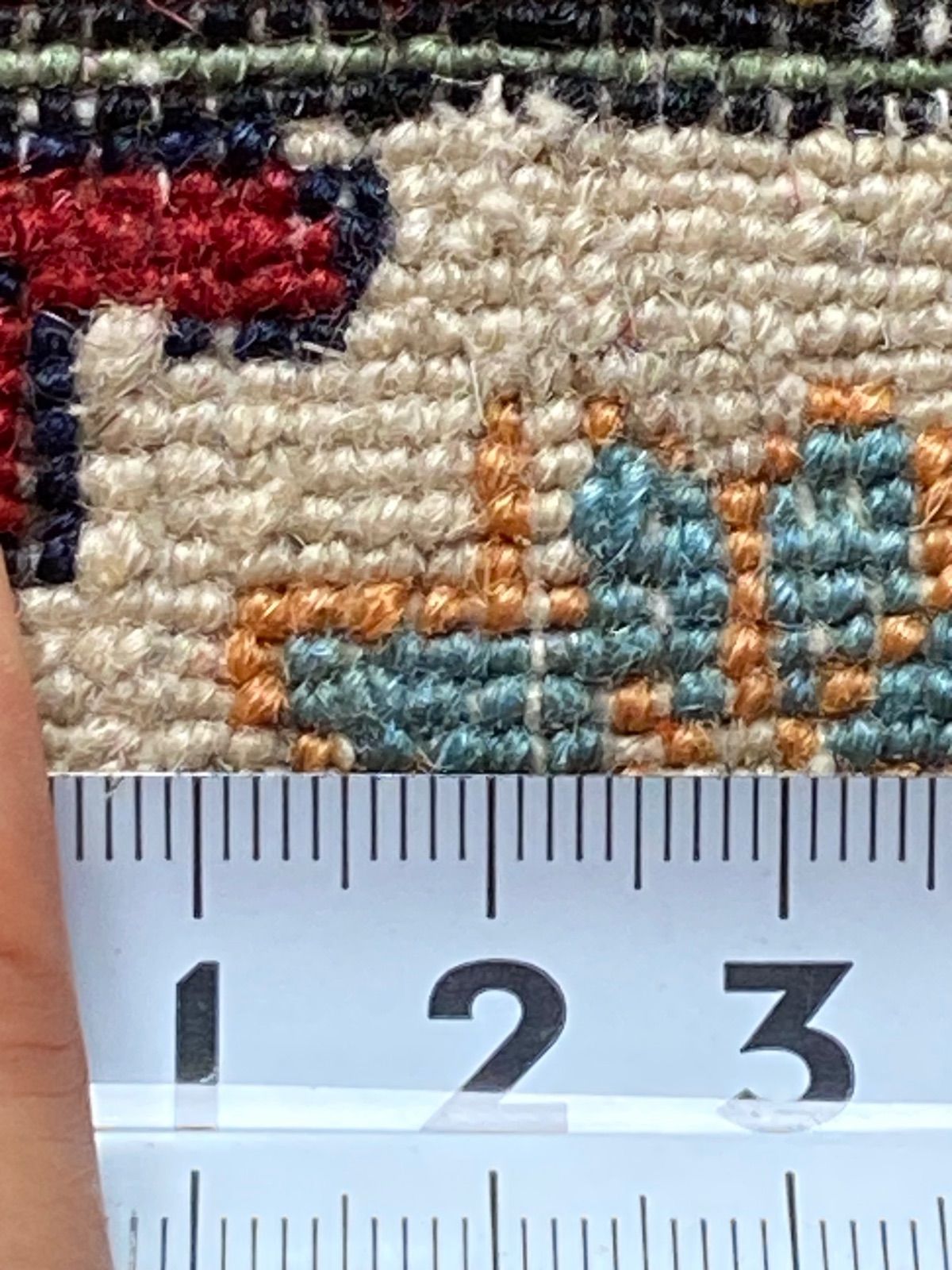 な掘り出し物ヴィンテージ1㎝に7目の細かさ新古品の手織へレケ絨毯見事なイズニック柄169×260