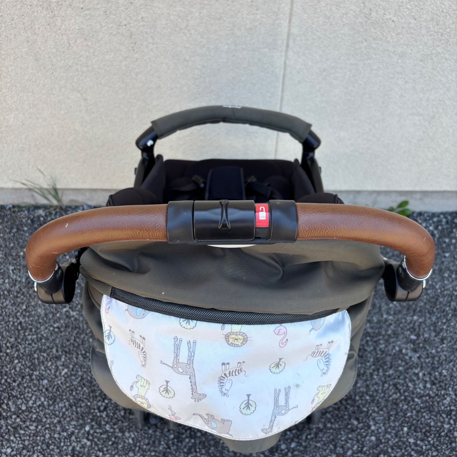 アップリカ Aprica ラクーナビッテクッション アニマル柄 レザー