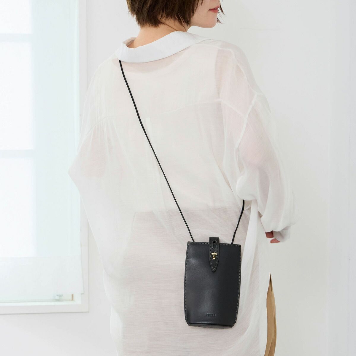 新品 フルラ FURLA ショルダーバッグ ウニカ MINI VERTICAL CROSSBODY 
