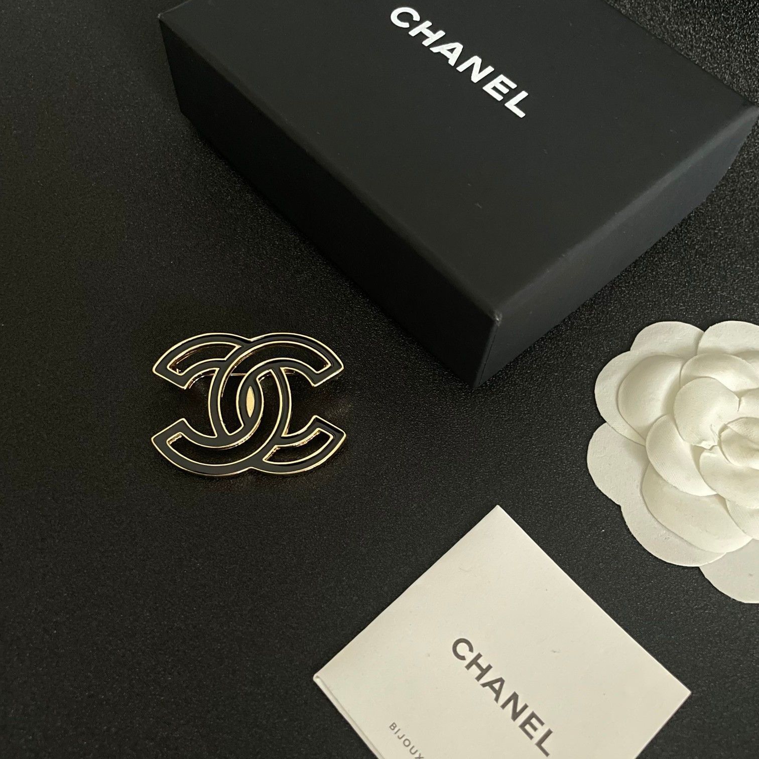 ⭐️美品⭐️  CANEL  プローチ　(夏限定価格) 今日特価】CHANEL 最新モデル ブローチ レディース ファッション