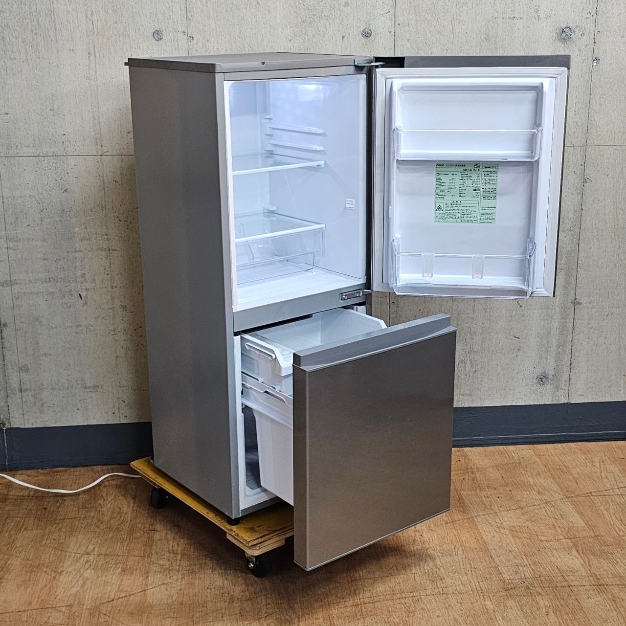 2020年製 アクア AQUA 2ドア冷蔵庫(126L・右開き)ブラッシュシルバー 