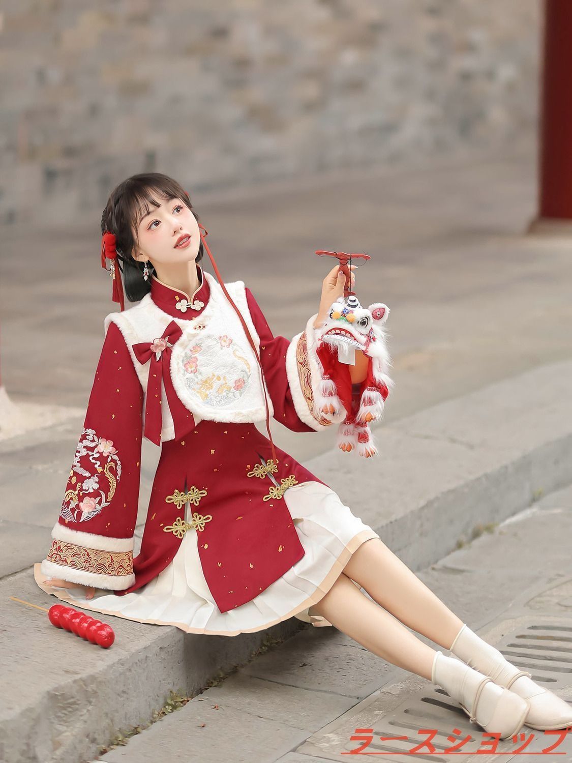 遊龍賀春 龍年デザイン 漢服3点セット 連衣裙＋褶裙＋馬甲 秋冬＆新年対応 優雅な中国風デザイン 撮影会 舞台演出 推し活 イベント用 大人レディース 高品質 プレゼントにも最適