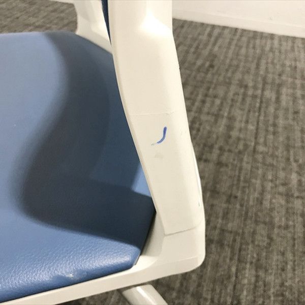 スタッキングチェア