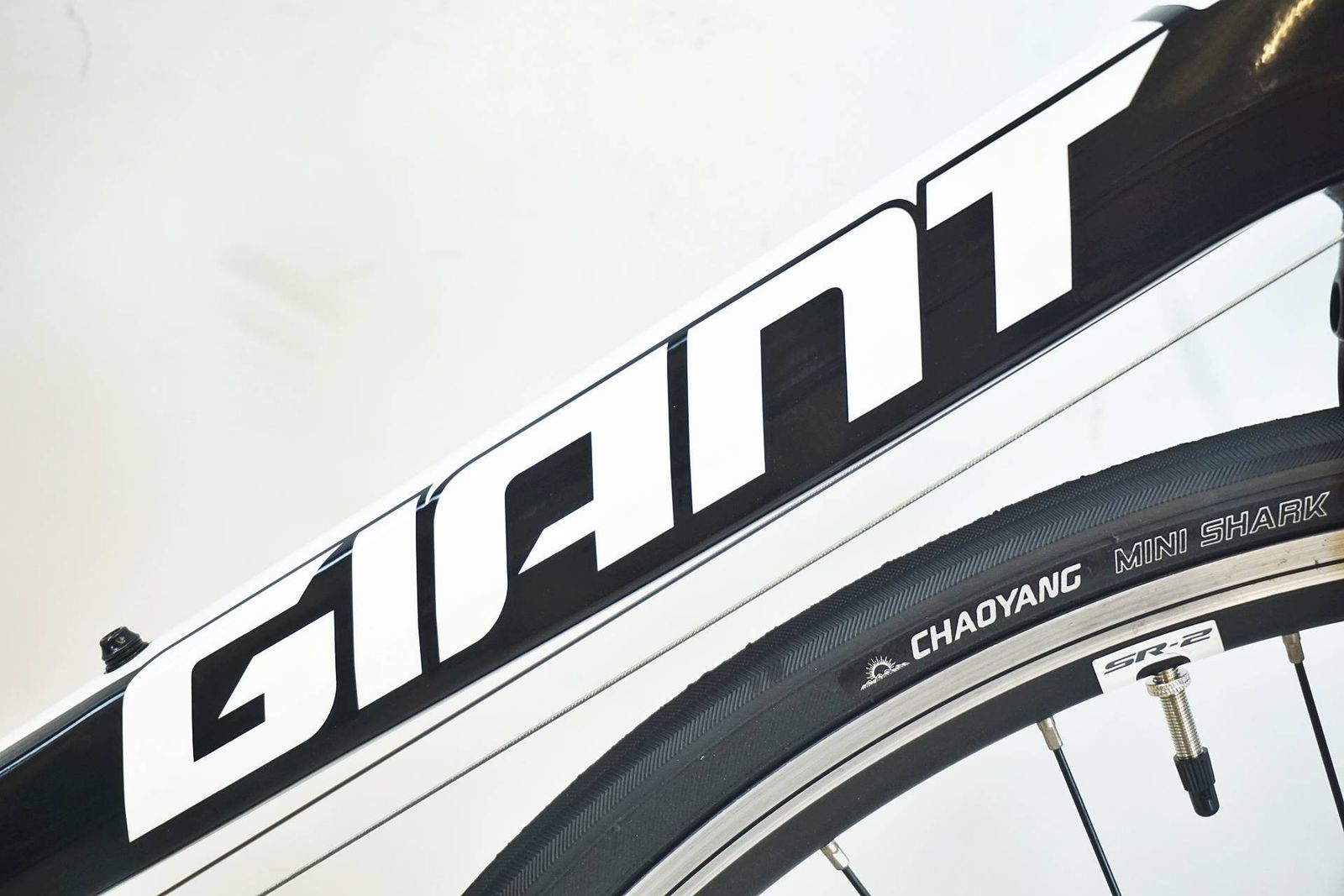 GIANT 「ジャイアント」 DEFY4 2015年モデル ロードバイク