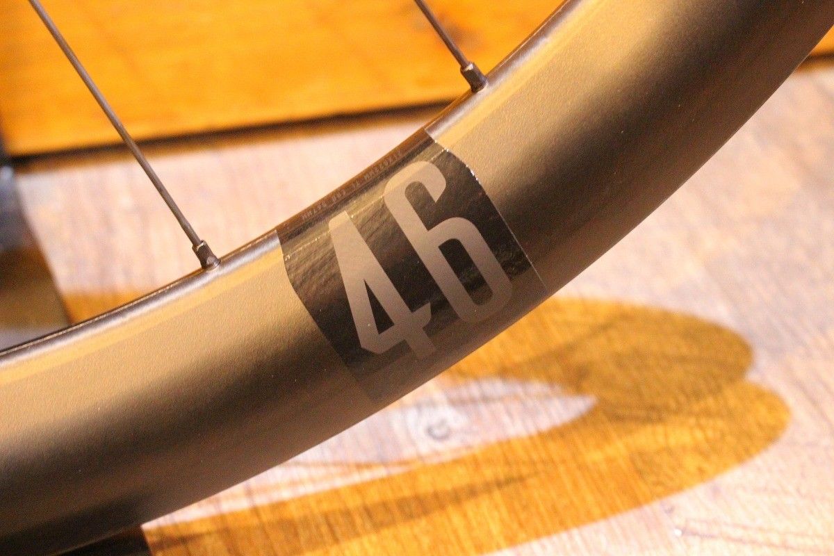 reynolds dv46c カーボンクリンチャー シマノ