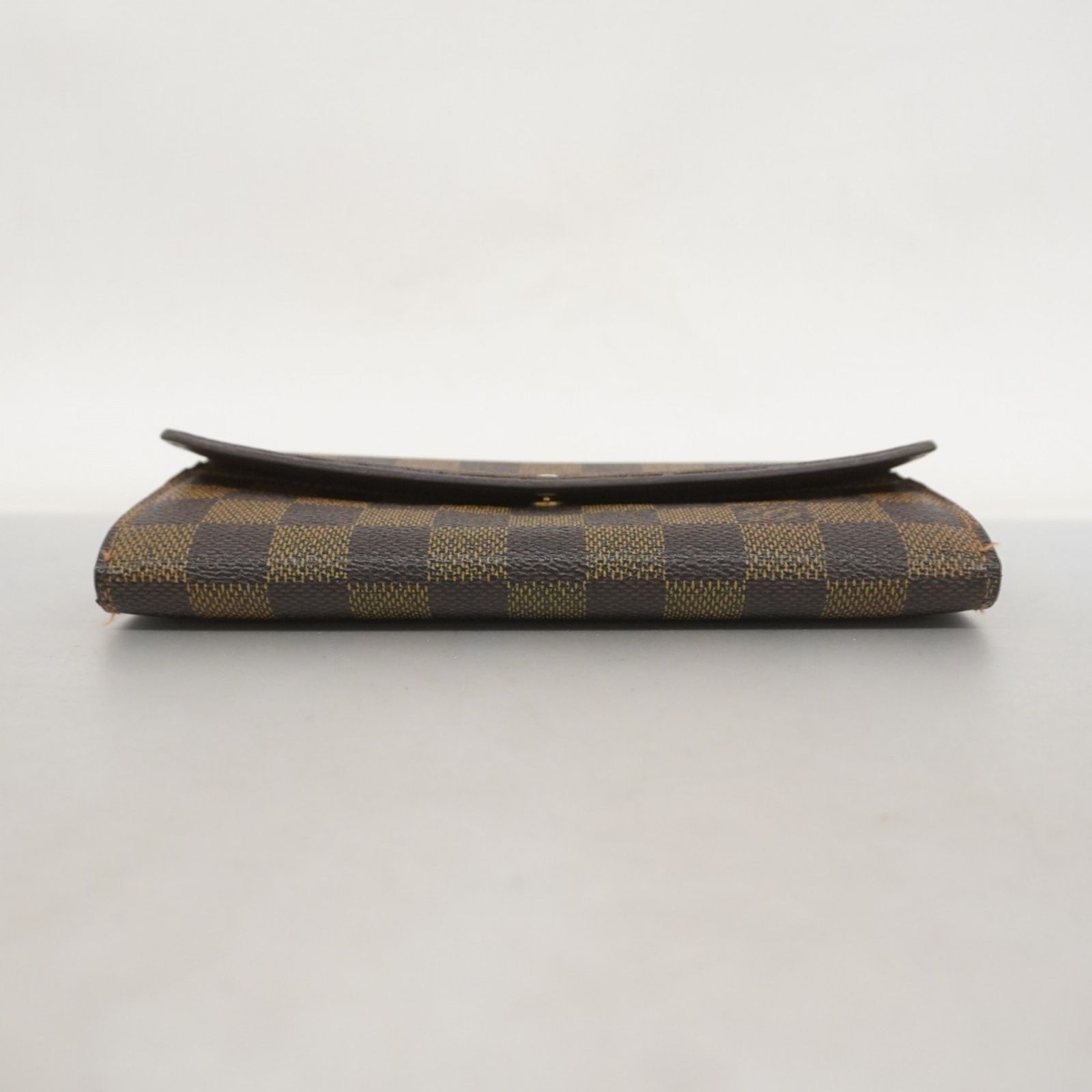 エベヌレディース