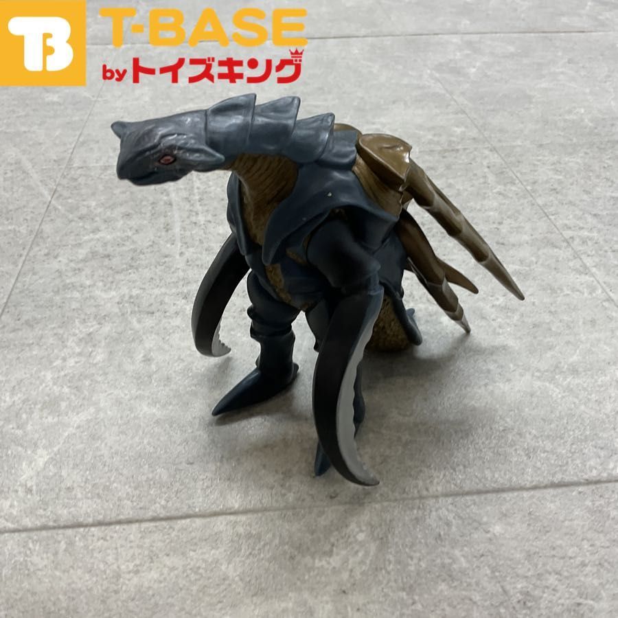 BANDAI バンダイ ウルトラ怪獣シリーズ バジリス ソフビ 円谷プロ ウルトラマン フィギュア - メルカリ