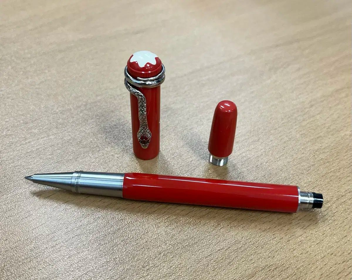 Montblanc（モンブラン） ルージュ・アンと 水性ペン