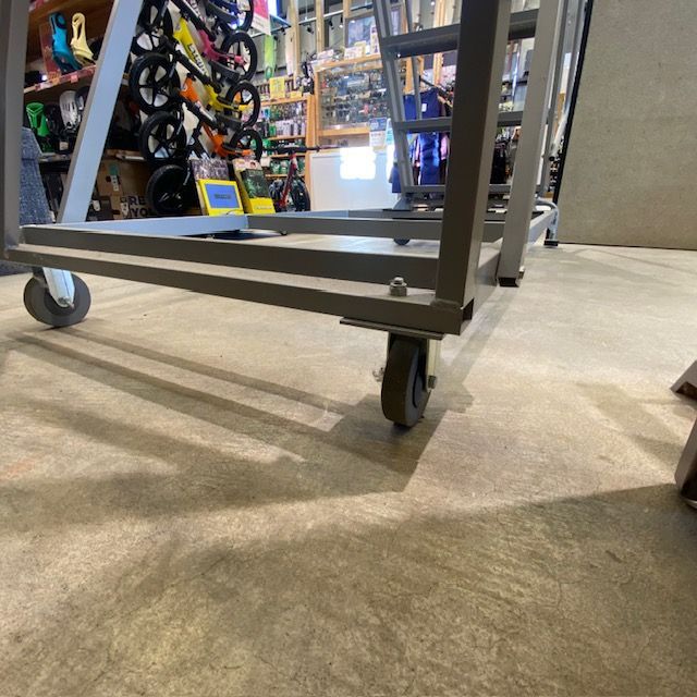 ストッパー付き 高所作業台