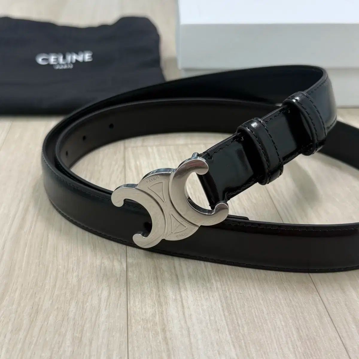 Celine(セリーヌ) シルバー トリオンフ ベルト 販売 (新品