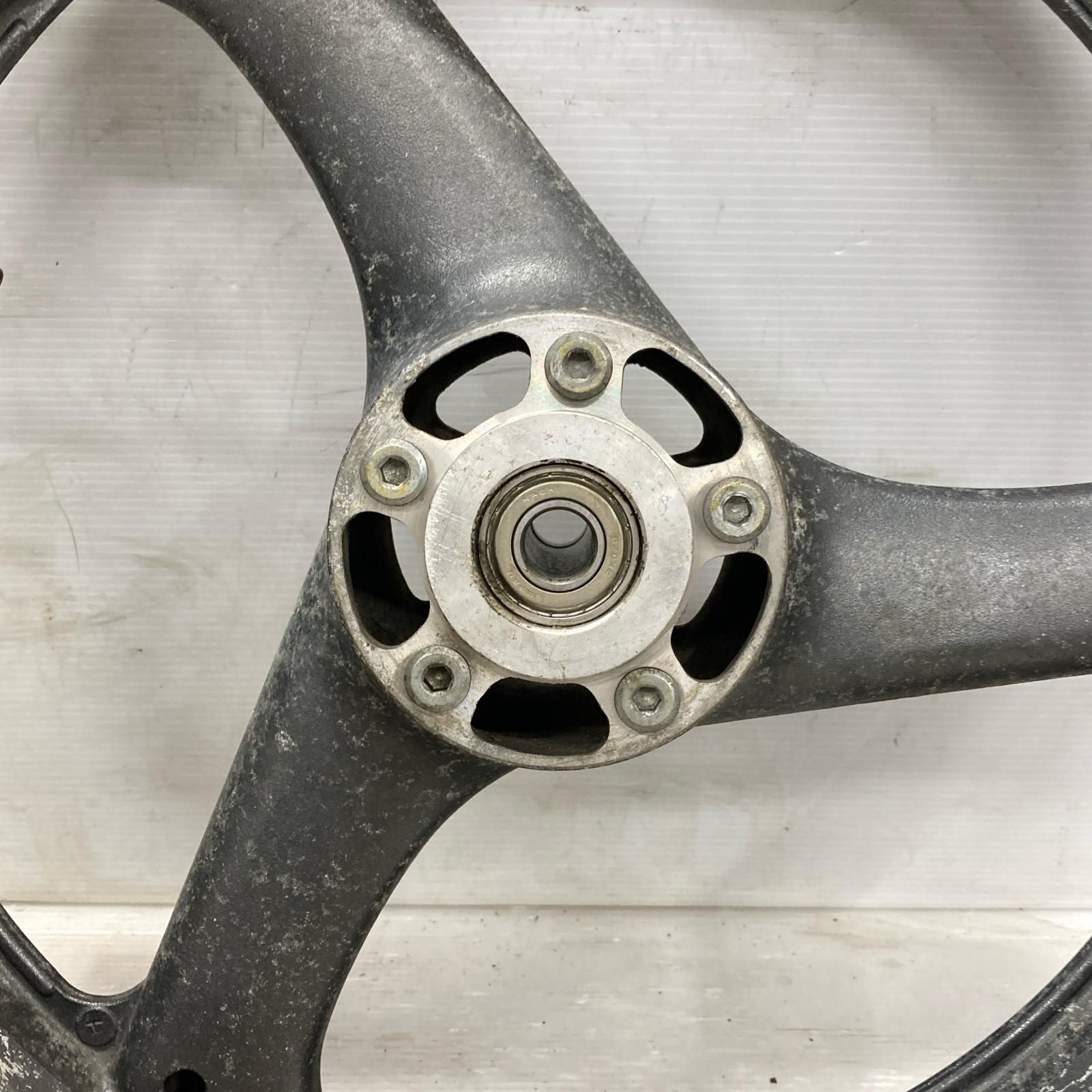 フロントホイール