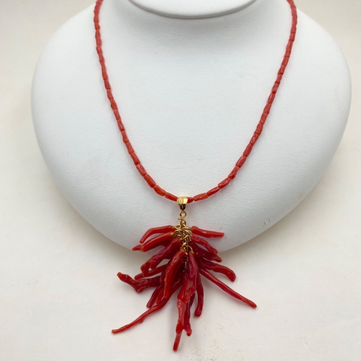 天然珊瑚ネックレス　サンゴ　枝　グラデーションタイプ　ホック式 天然珊瑚ネックレス サンゴ 枝 グラデーションタイプ ホック式 天然