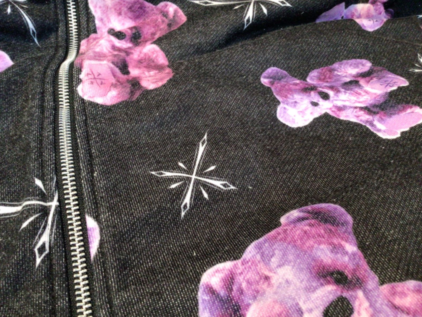 【TRAVAS TOKYO】くま総柄フリルトラックジャケット TRAVAS TOKYO くま総柄フリルトラックジャケット ジャージ トラバス