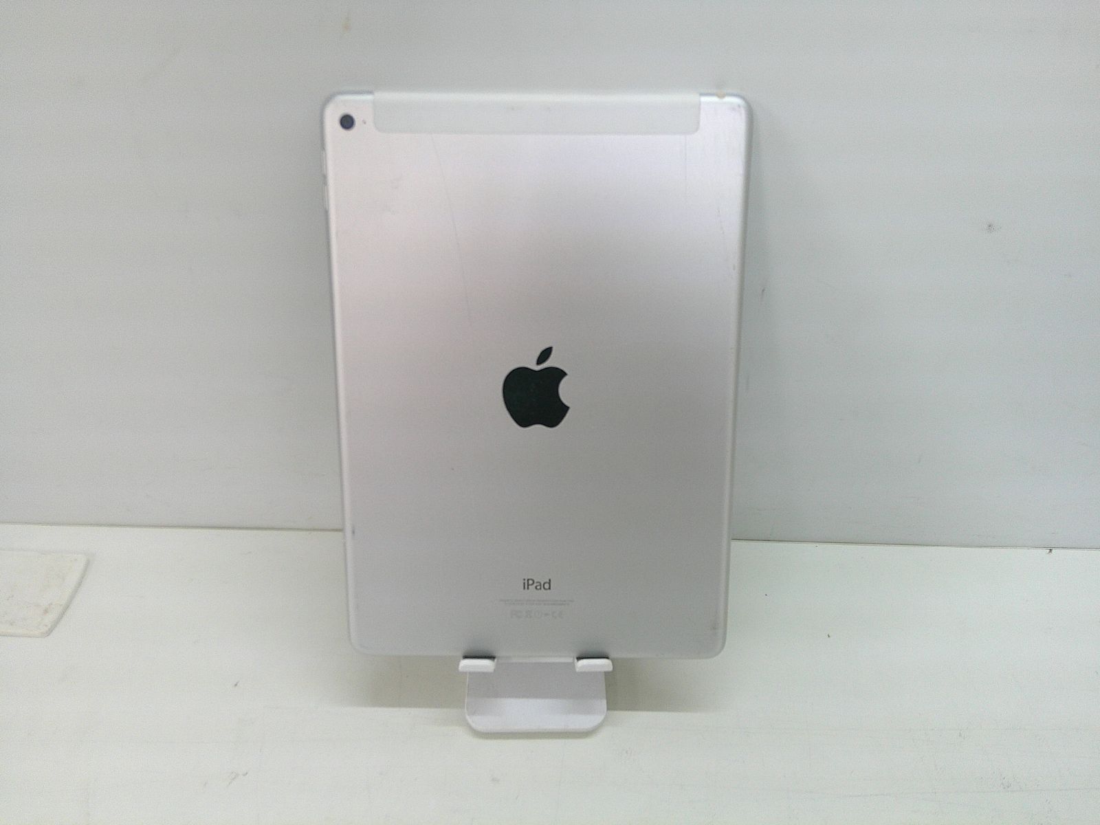 iPad Air 2（第2世代）128GB シルバー Wi-Fiモデル 本体のみ 初期化