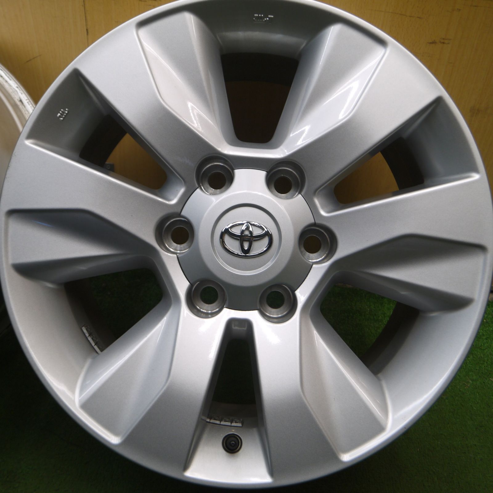 ☆新車外し☆美品☆ ハイラックス 純正 ホイール 17インチ 7.5J PCD139