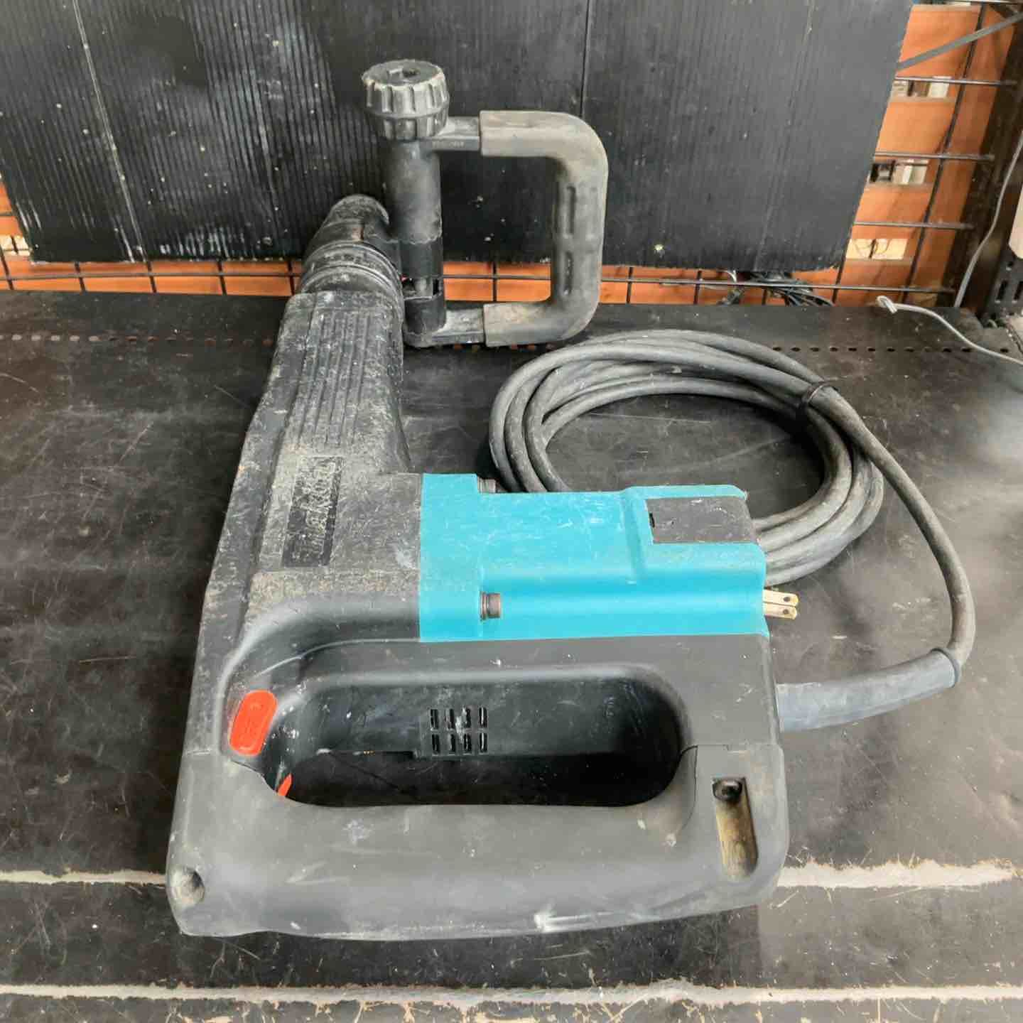 ◇マキタ(makita) 電動ハンマ HM1100C【草加店】 【公式通販】