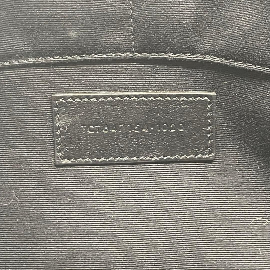 レザー ブラック