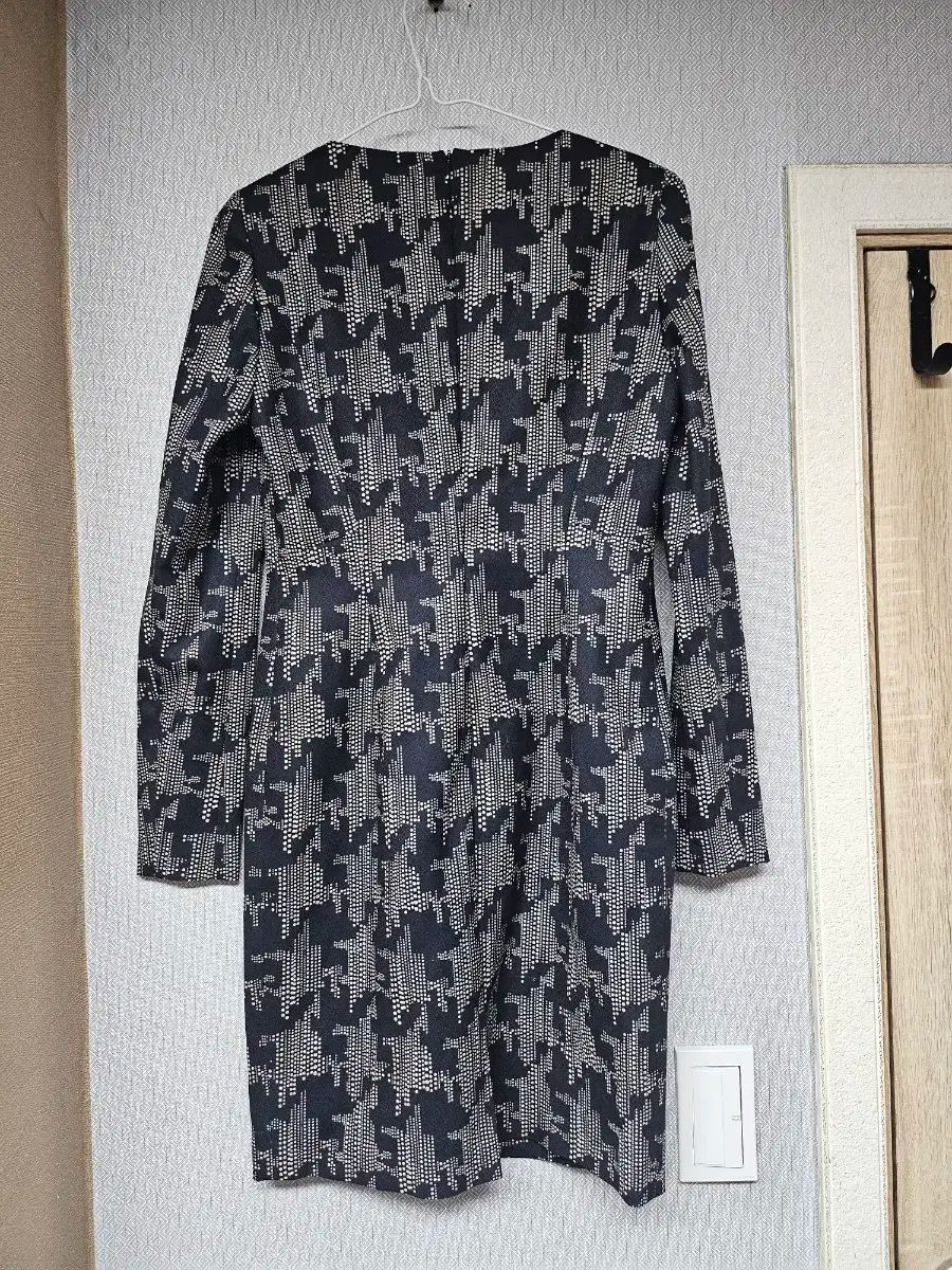 MOJO.S.PHINE モジョエスピン パターン 長袖 ワンピース 85