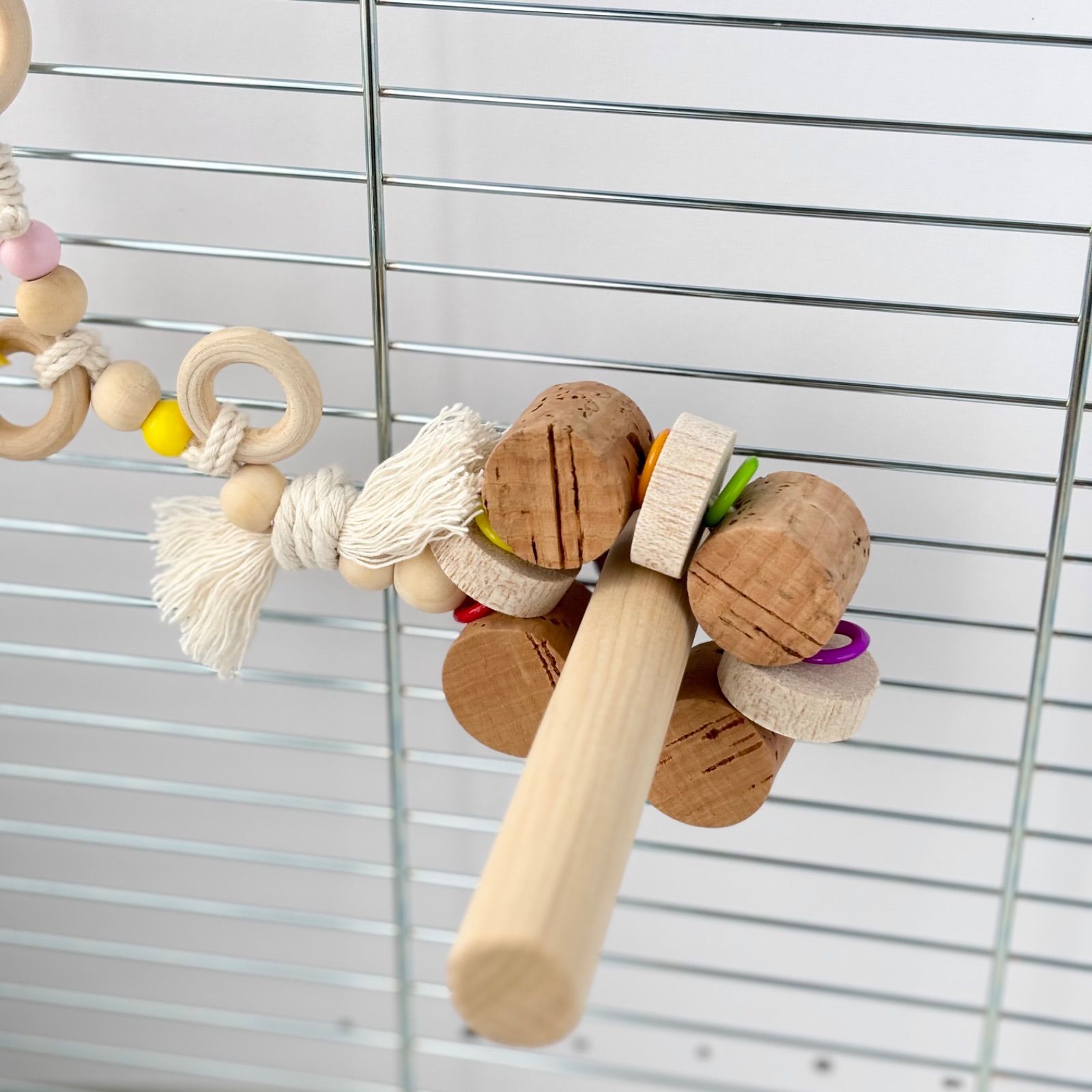 インコおもちゃ　鳥おもちゃ　厚切りバルサ　バードトイ 鳥のおもちゃ ☆コルクとバルサのリングリング☆ 【鳥 インコ