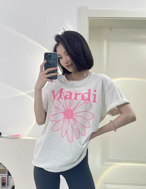 新品未使用マルディメクルディMardi Mercredi Tシャツ ピンクです