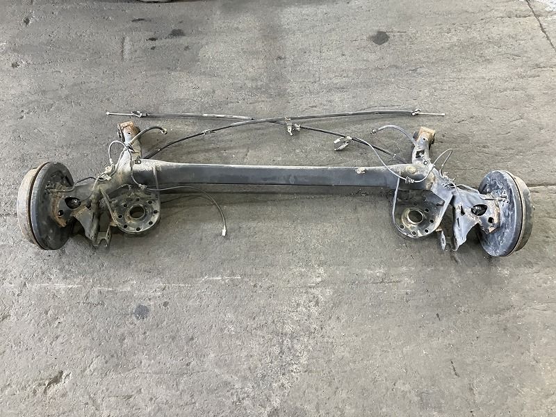 アクア NHP10 リアアクスルビーム S 42110-52332 209