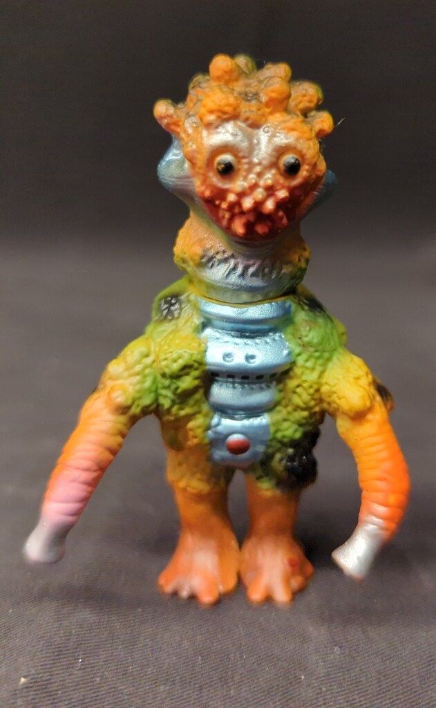 MEDICOMTOY VAG シリーズ9 ZOLLMEN 円盤怪獣マザー 一番星 黄色