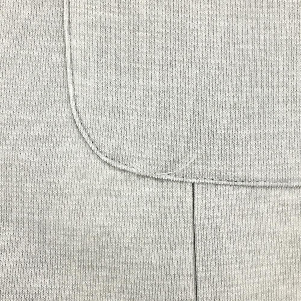 ライトグレー ボックスプリーツ