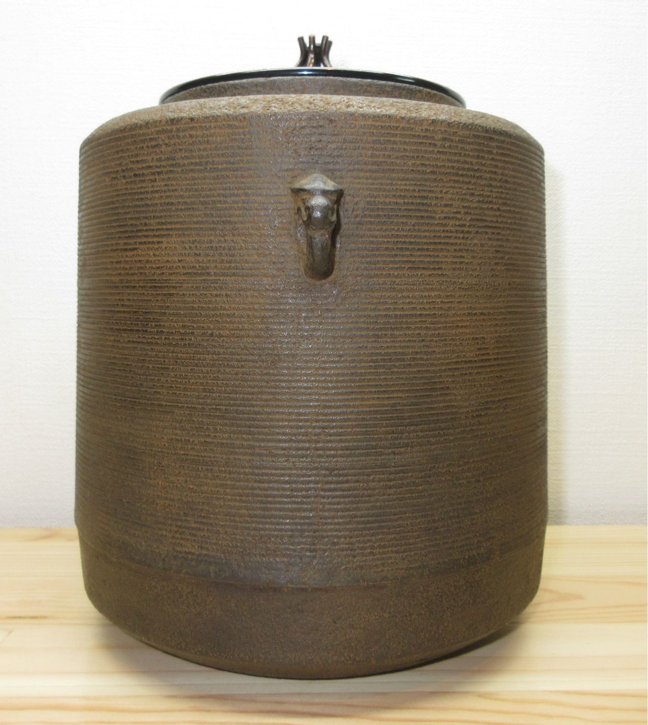 逢絢亭】茶道具 釜 風炉釜 四方釜 釜師 吉羽與兵衛 共箱入り Yohou