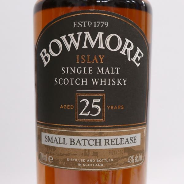 ボウモア　25年　スモールバッチ BOWMORE（ボウモア）25年 スモール バッチ リリース 43％ 700ml