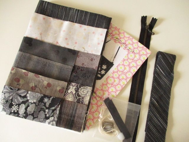 キット☆花とレンガのポシェット　パッチワークキルト