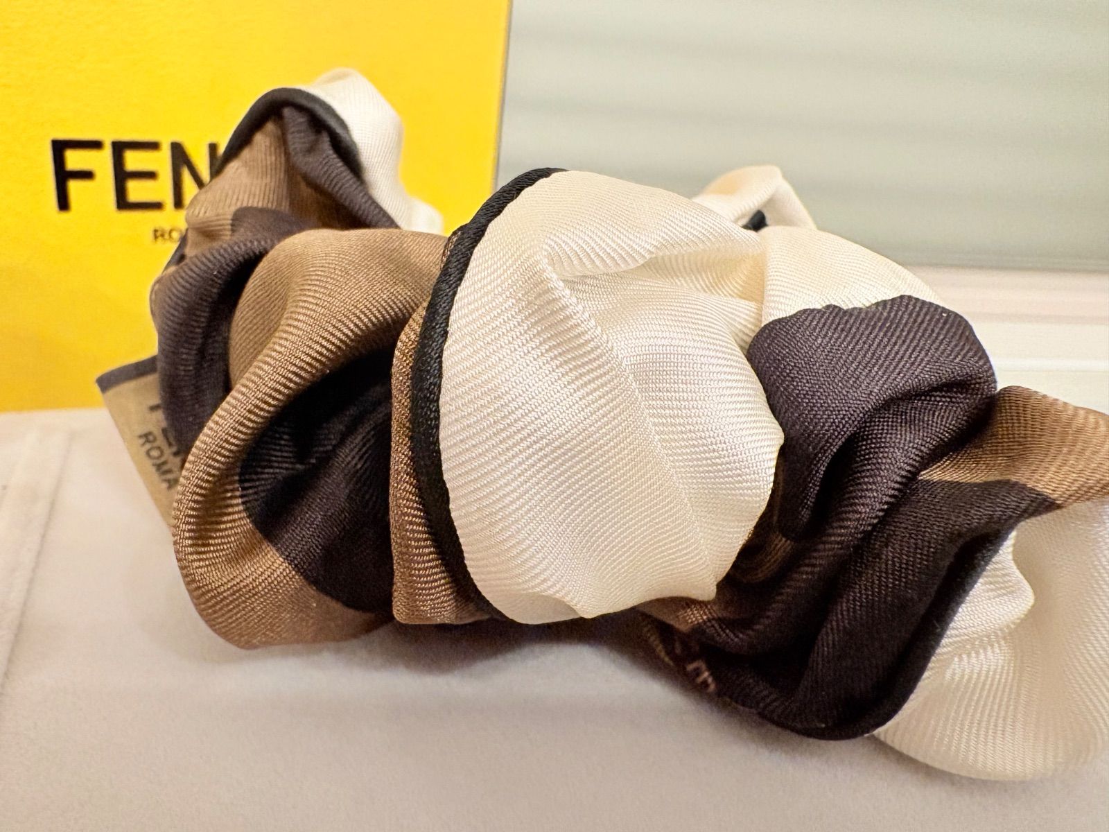 フェンディ シュシュ　2点セット FENDI フェンディ シュシュ FXT268 AJWD レディース 【2点セット】 FF