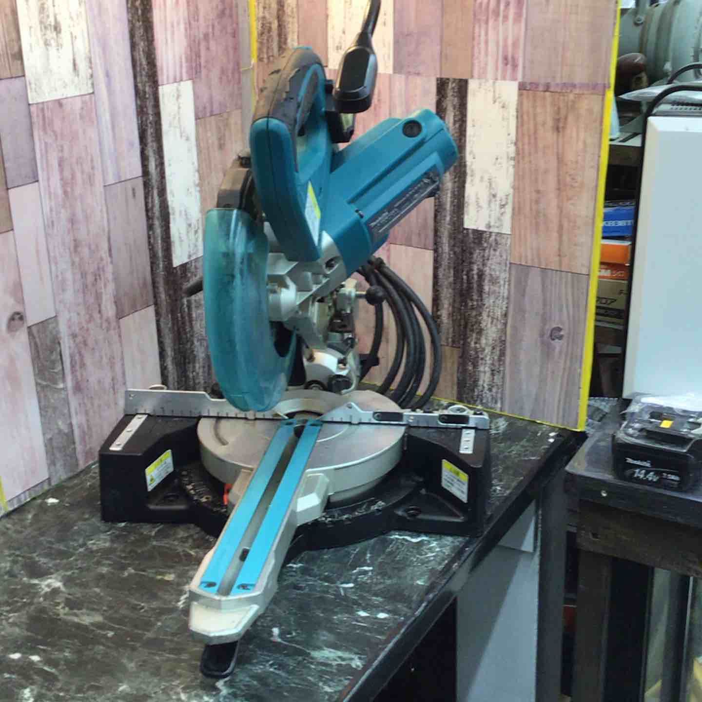 makita 卓上スライドマルノコ