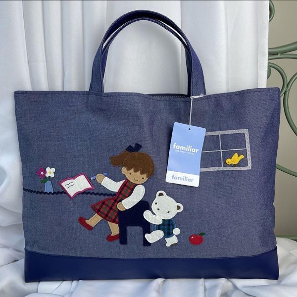 ファミリアさくらんぼ刺繍トートバッグチャーム付き