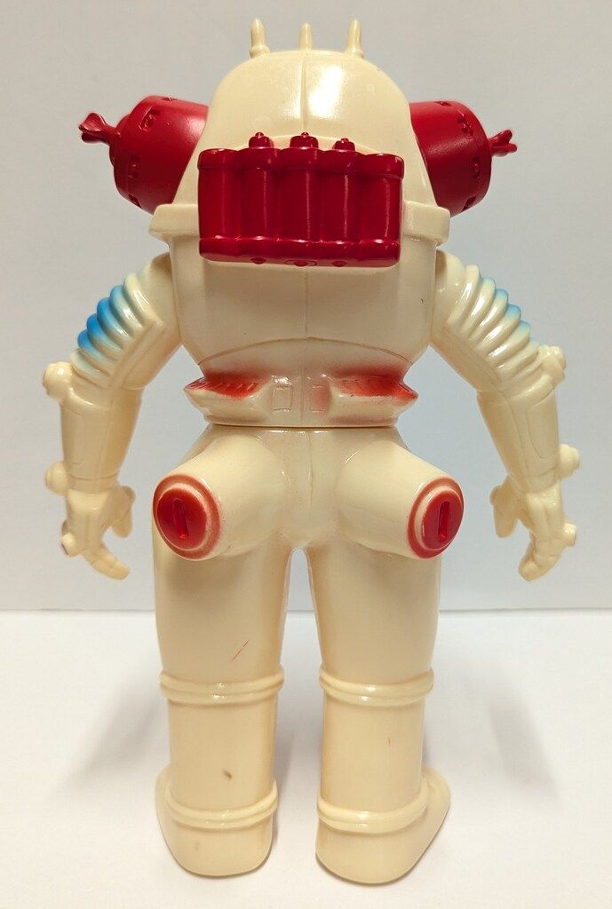 B-CLUB 新・復刻版怪獣シリーズ　キングジョー　クリーム成型　ソフビ B-CLUB 新・復刻版怪獣シリーズ キングジョー クリーム成型 ソフビ B