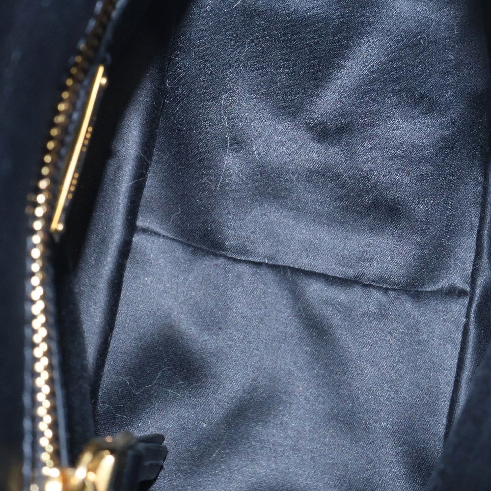 miumiu (ミュウミュウ) ショルダーバッグ 斜め掛けバッグ 肩掛けバッグ  