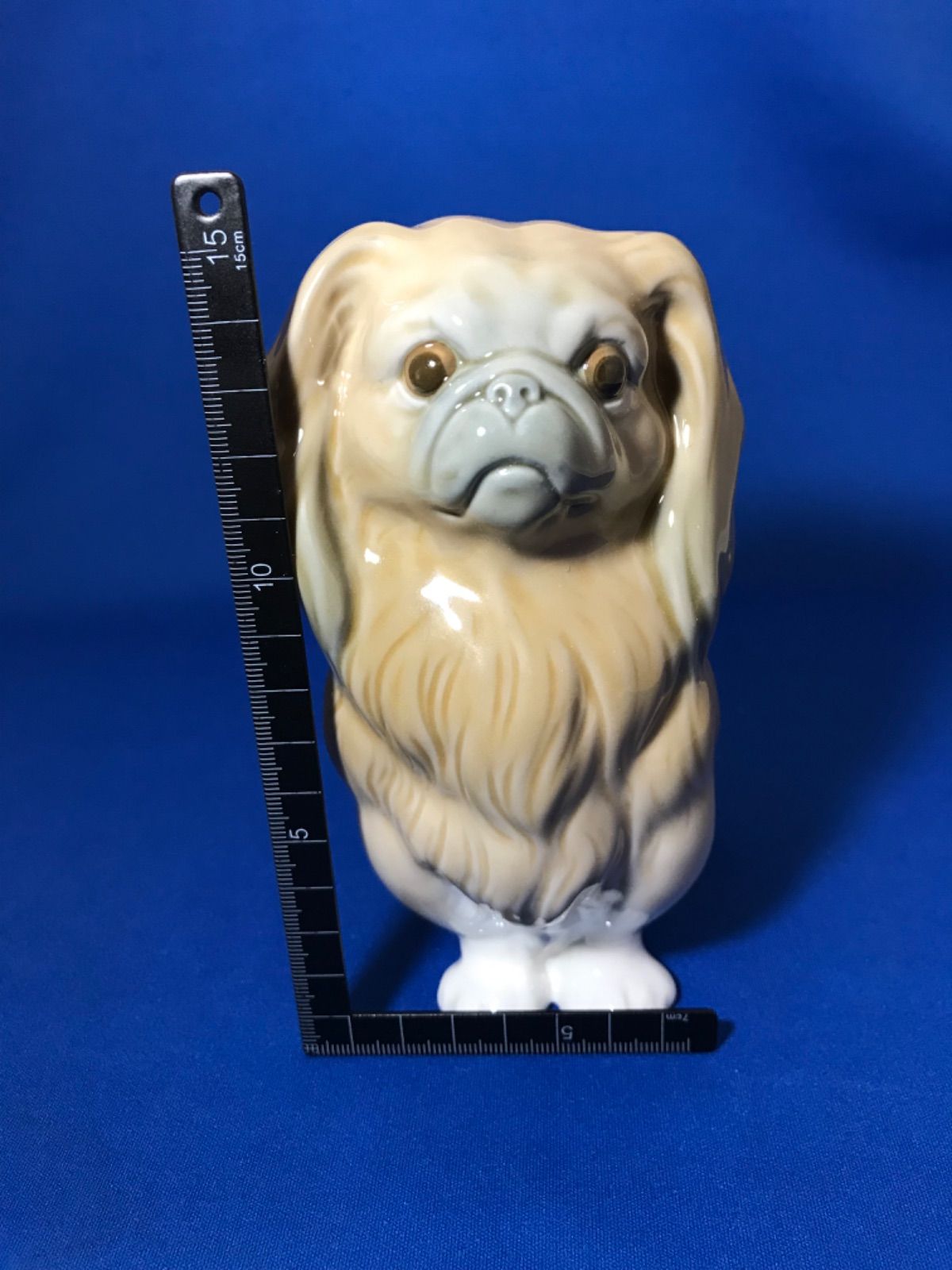 絶版品入手困難品 Lladro リヤドロ 4641「皇帝の抱き犬ペキニーズ