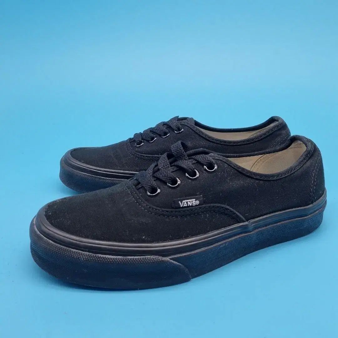 【雷市場（ポンジャン）商品韓国直送】 VANS(バンズ) オーセンティック オールブラック レディーススニーカー 225