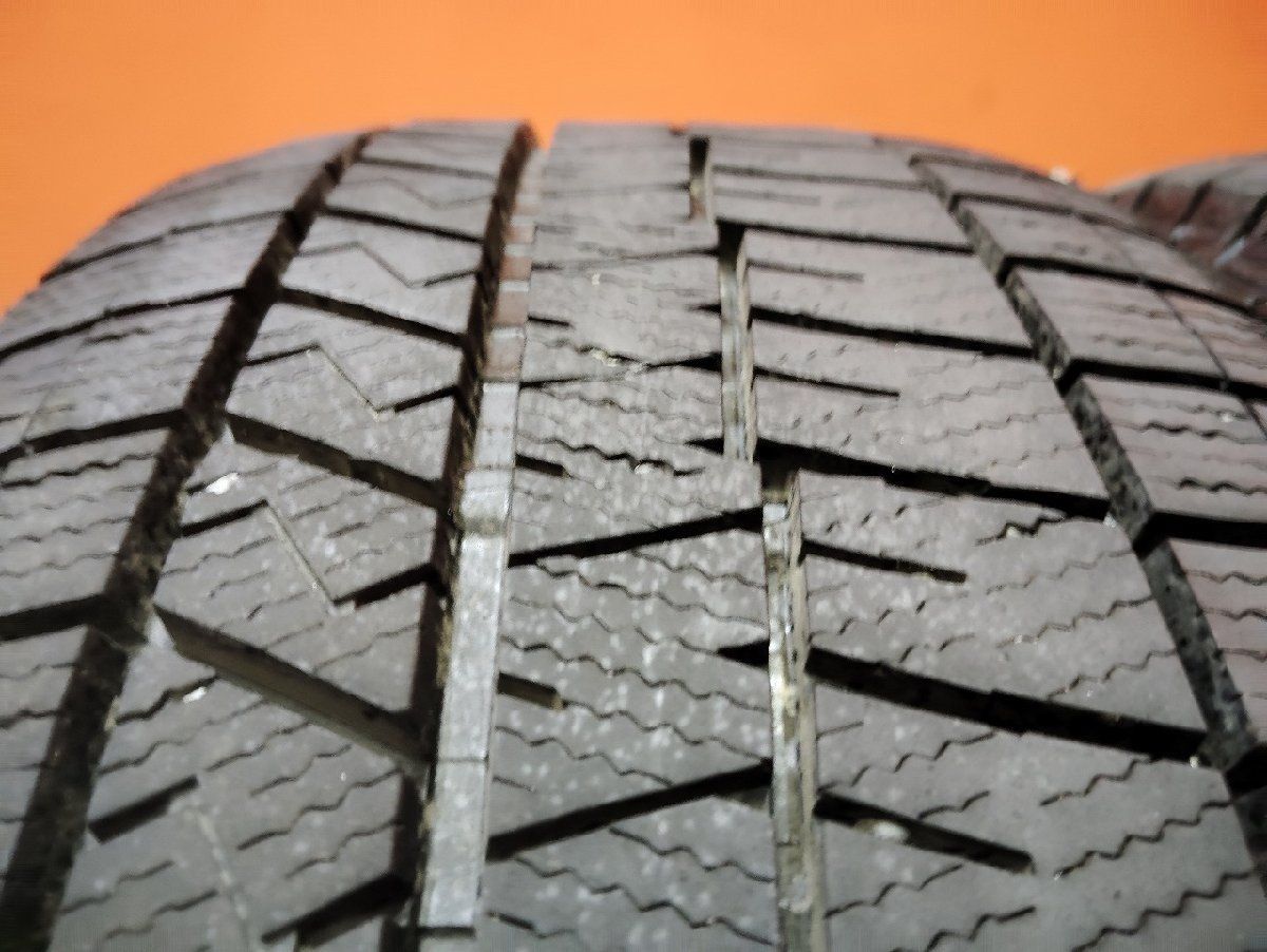 DUNLOP WINTER MAXX WM03 215/55R18 18インチ スタッドレス 4本 23年製 バリ溝 デュアリス エクストレイル CX-30 ハイエース等　(KTE328) DUNLOP WINTER MAXX WM03 215/55R18 18インチ スタッドレス 4本 23年製