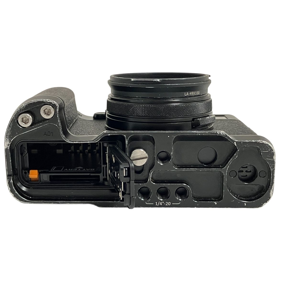 富士フイルムX100VI ブラック シャッター回数316回 美品 レンズフード付 富士フイルムX100VI ブラック シャッター回数316回 美品 レンズフード