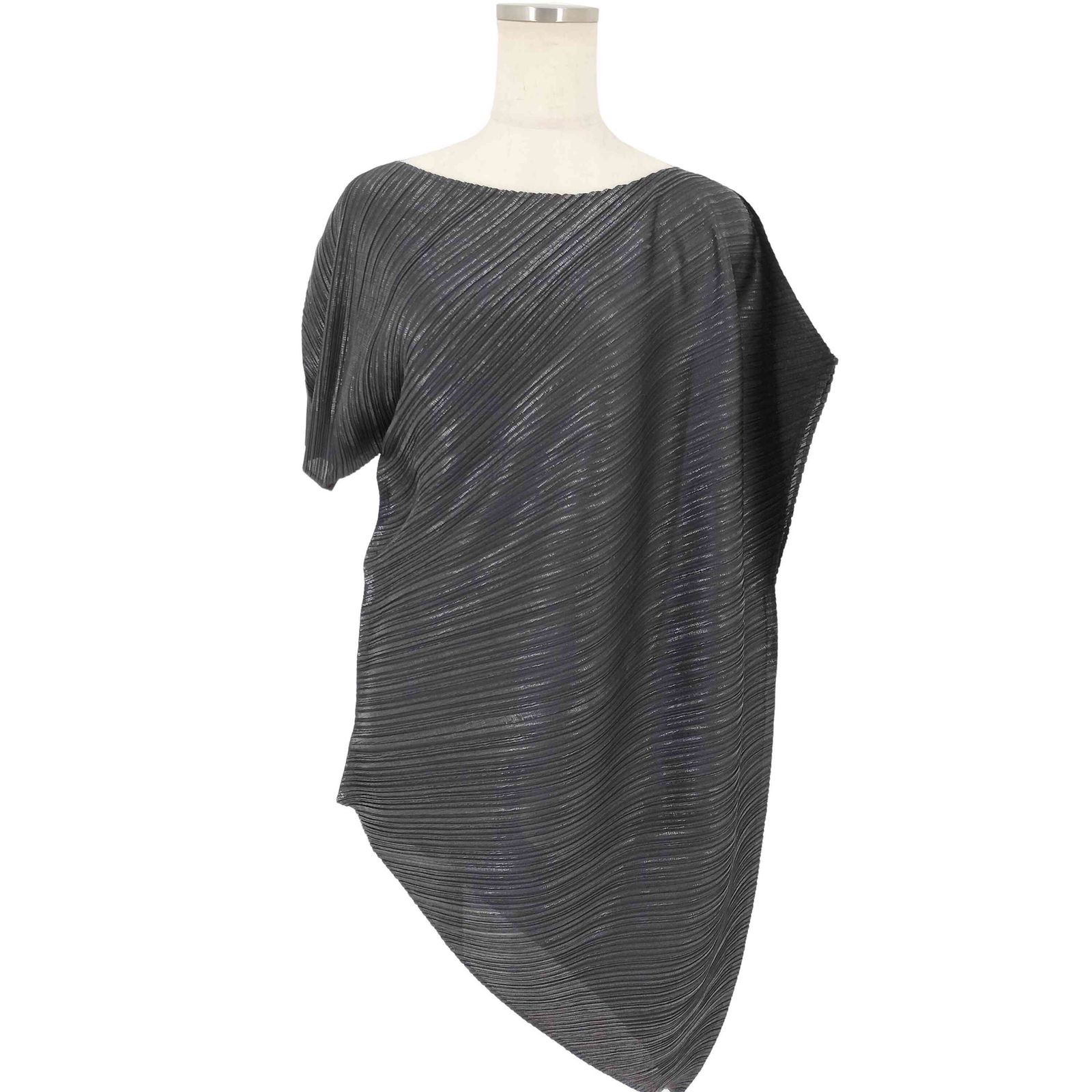 me by ISSEY　MIYAKE　ブロンズ　箔プリント　プリーツ加工トップス me by ISSEY MIYAKE ブロンズ 箔プリント プリーツ加工トップス