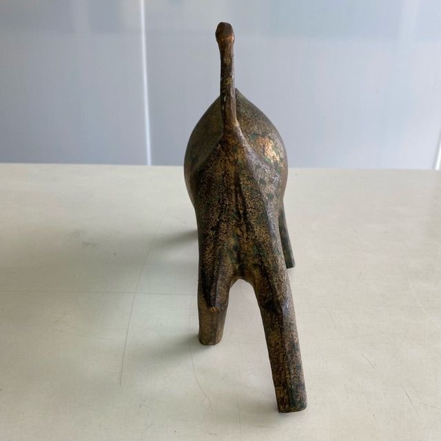 配送不可、現地引取のみ、リユース品】Kanae Miyazawa 雄牛のオブジェ