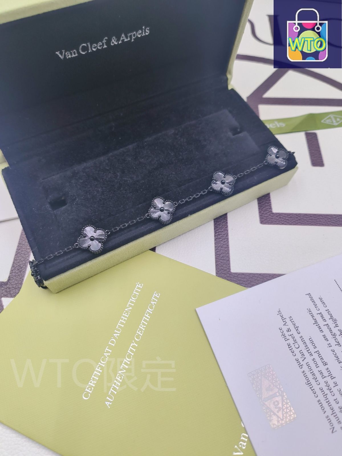 Van Cleef - Arpels ヴァン クリーフ＆アーペル 四つ葉のクローバー ブラック サムライ ファイブ フラワー ブレスレット｜ ｜ -WTO輸入1
