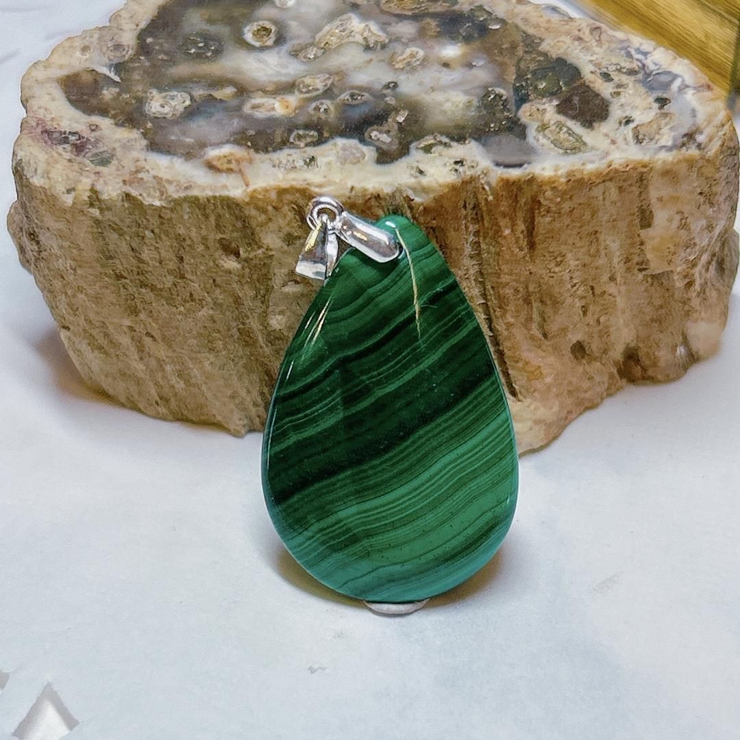 【E10177】マラカイト＊孔雀石＊ペンダント＊Malachite＊Pendant＊天然石＊パワーストーン＊