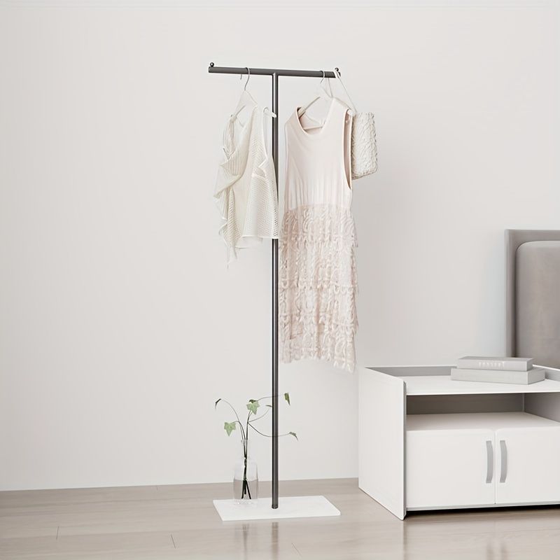 民芸家具 岩谷堂タンス 中型タンス　車　鍵付き 民芸家具 岩谷堂タンス 中型タンス 車 鍵付き 民芸家具 岩谷堂タンス 中型