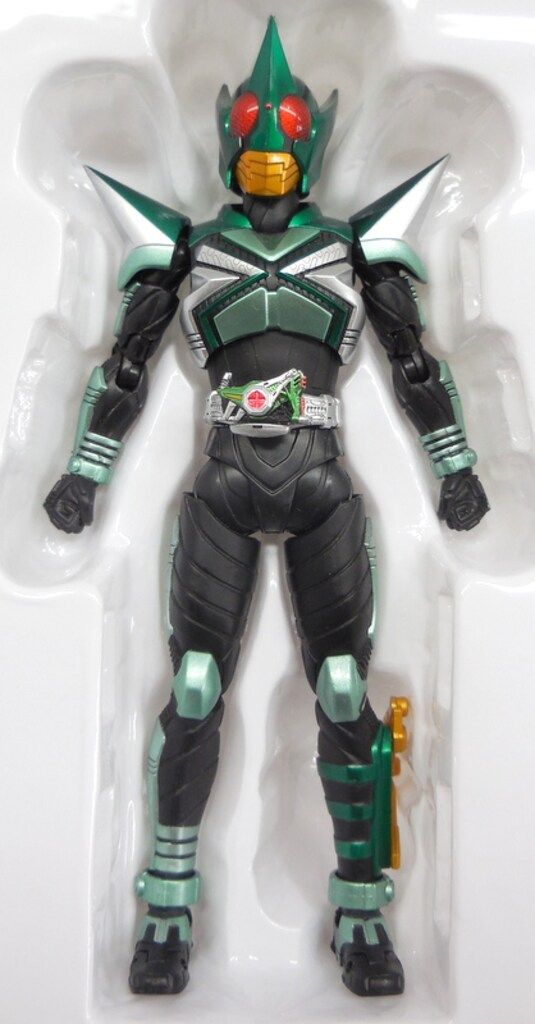 バンダイ S.H.Figuarts/真骨彫製法 仮面ライダーカブト 仮面ライダー