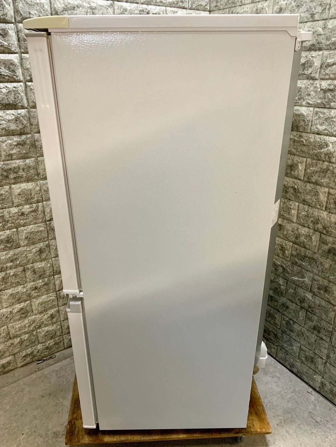 大阪送料無料☆3か月保障付き☆冷蔵庫☆2020年☆シャープ☆2ドア☆SJ  