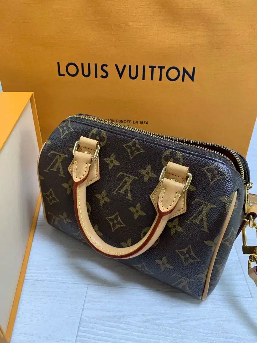 Louis Vuitton ルイヴィトン スピーディ 20 ストラップ X プリーストチェーン