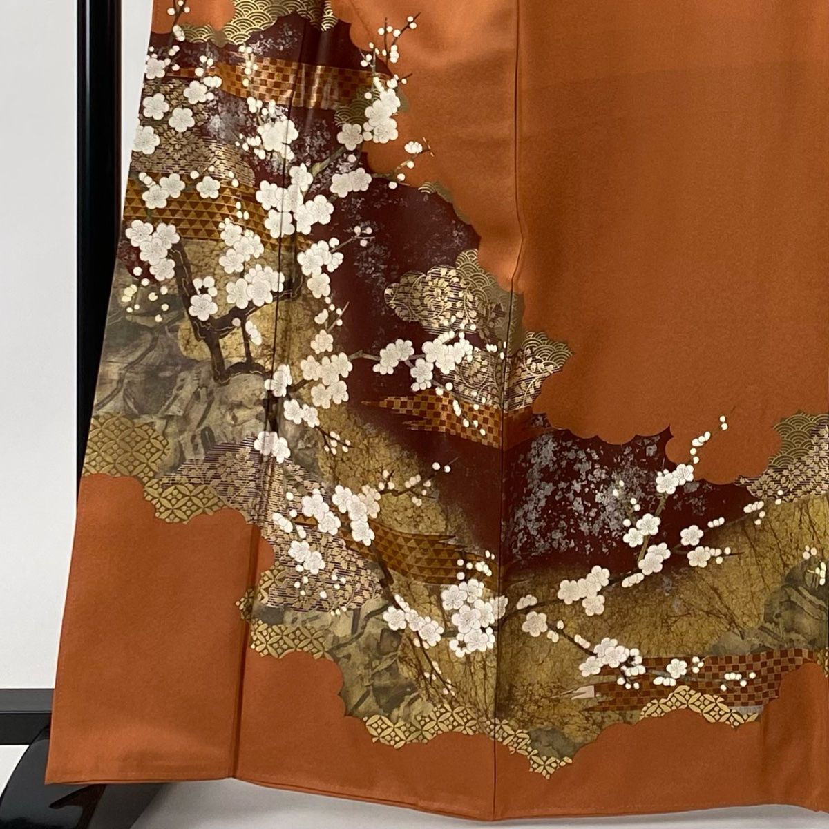 色留袖 身丈165.5cm 裄丈67.5cm L 袷 落款 枝梅 有職文様 金銀彩 色留袖 身丈165.5cm 裄丈67.5cm L 袷 落款 枝梅 有職文様 金銀彩